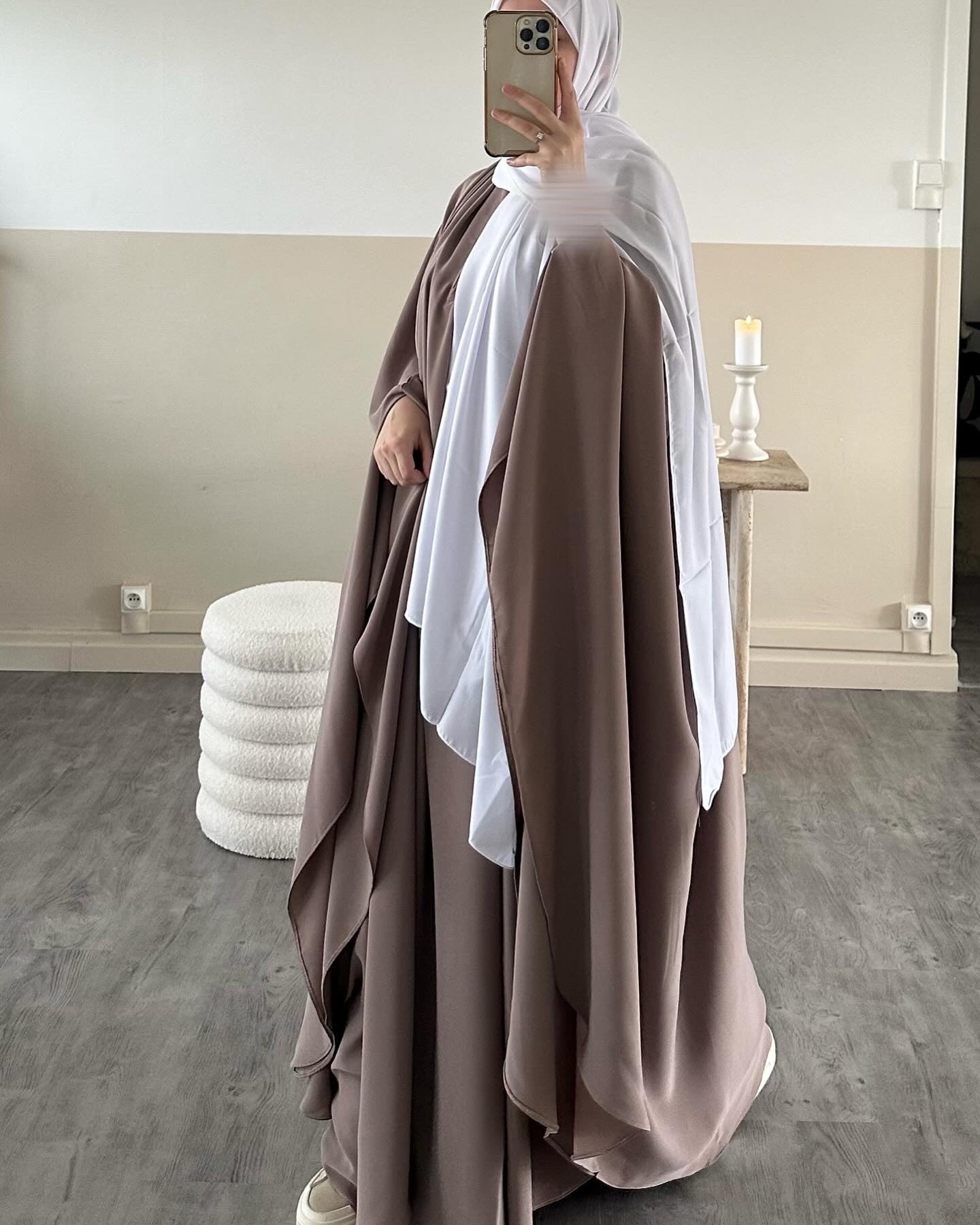 Abaya Maleeka-Seide aus Medina