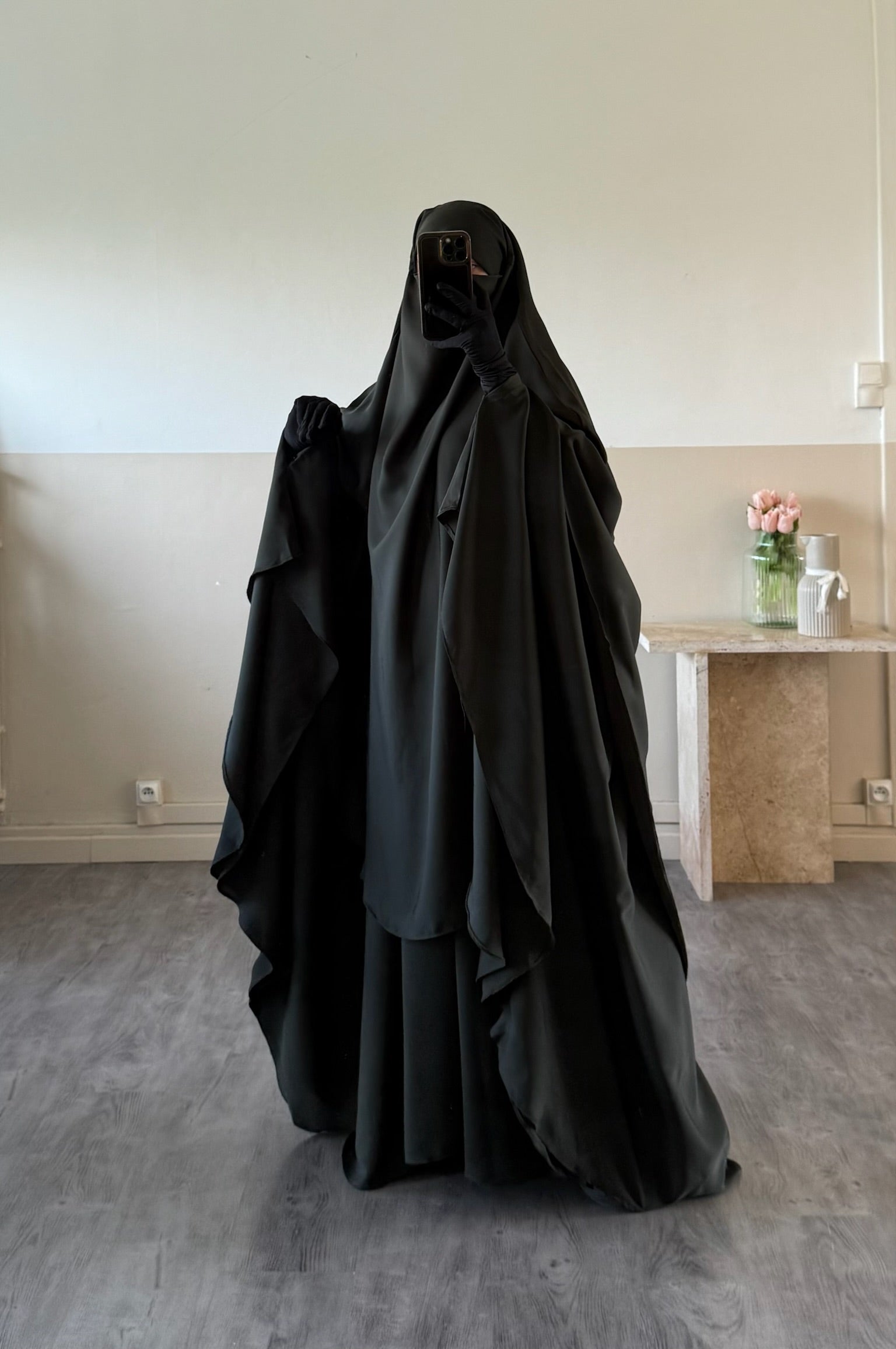 Abaya Maleeka Nidha
