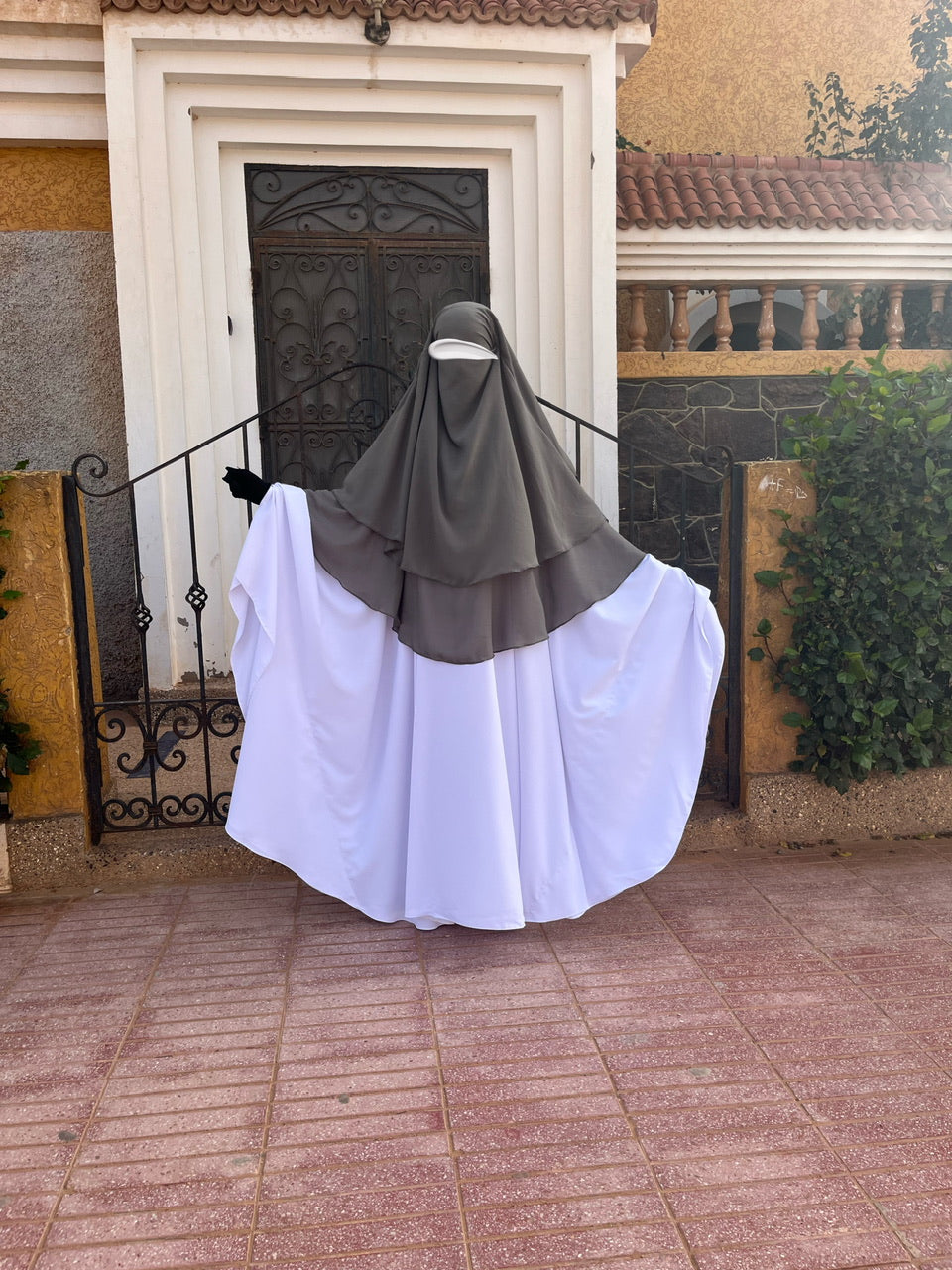 Abaya Maleeka-Seide aus Medina