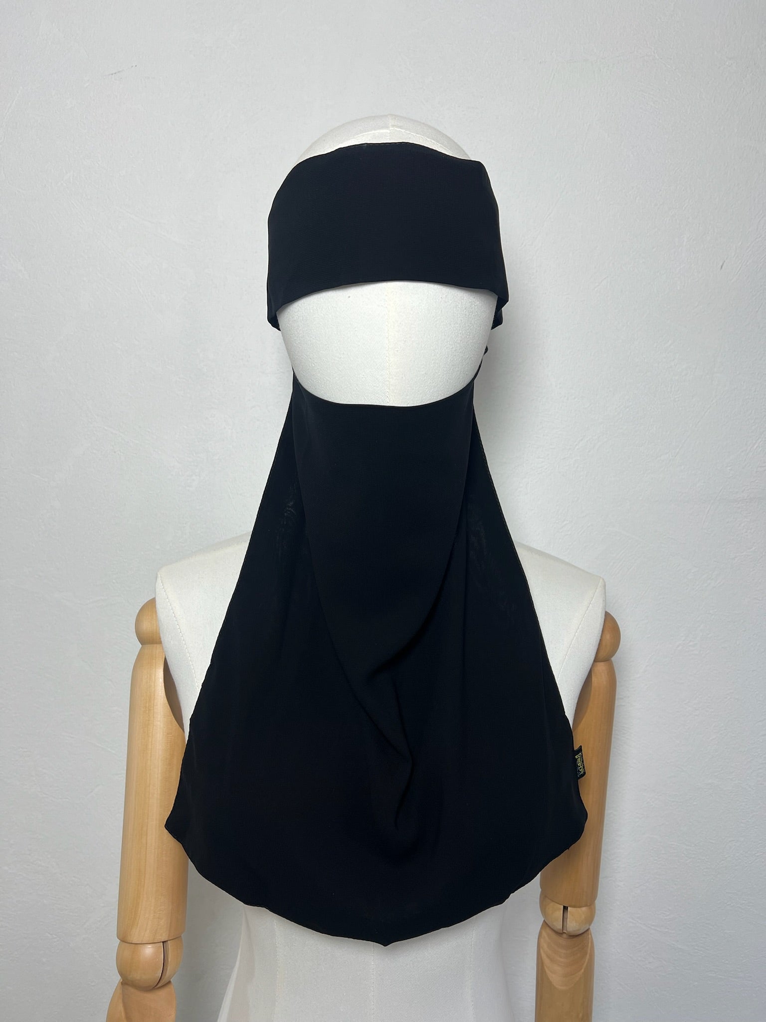 Niqab pull down