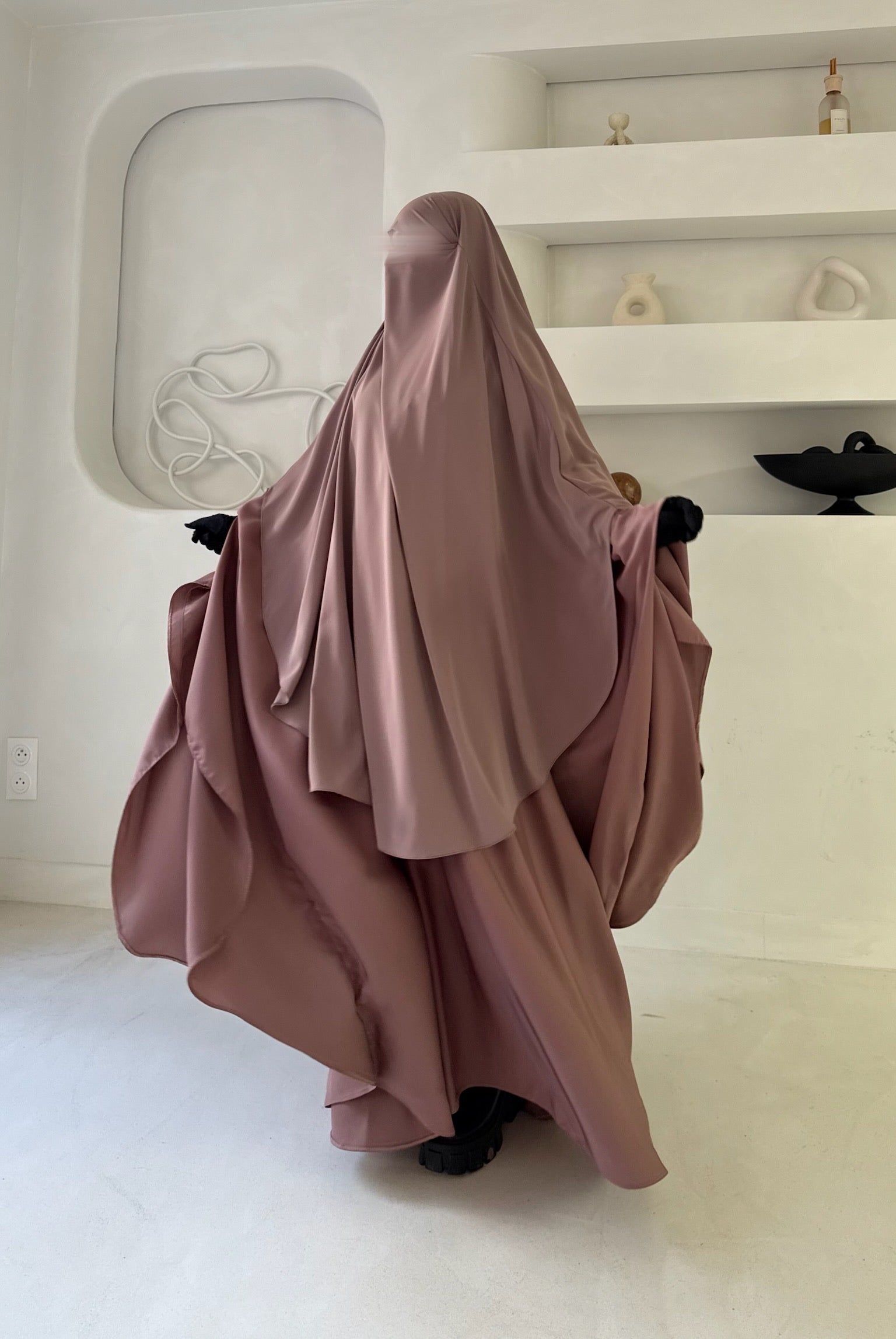 Abaya Maleeka Nidha
