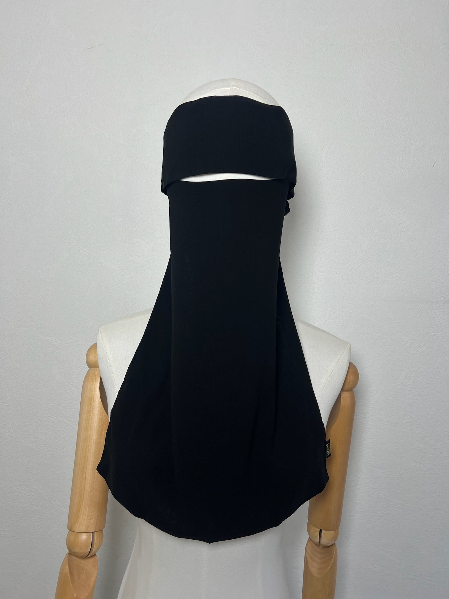 Niqab pull down