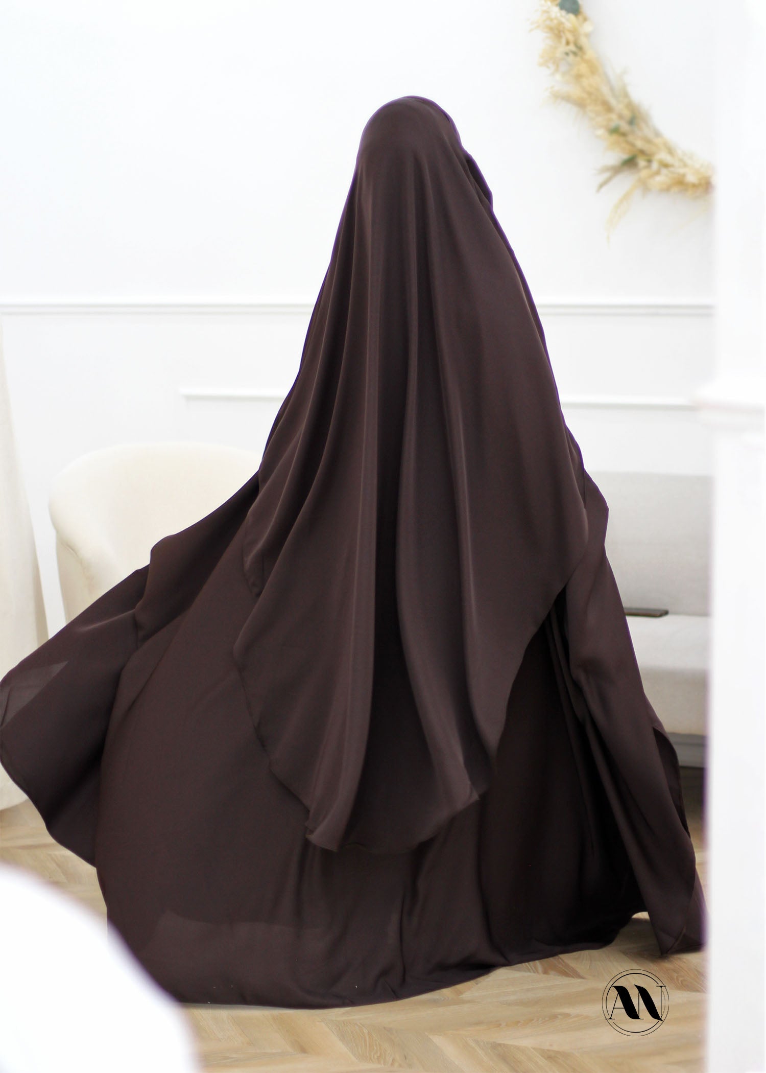 Khimar umrundete Maleeka Nidha