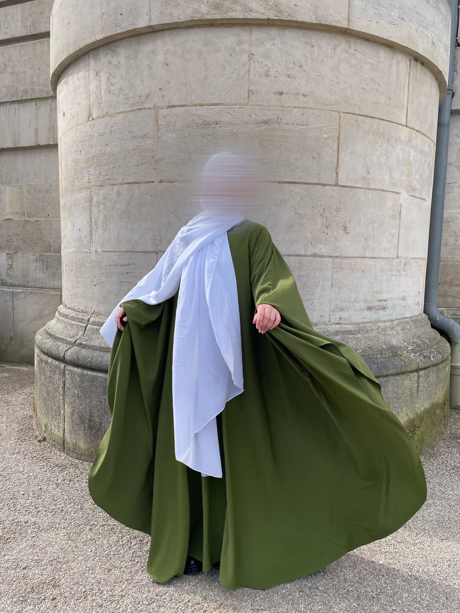 Abaya Maleeka-Seide aus Medina